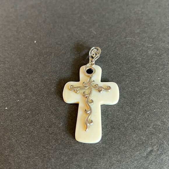 Beautiful Vintage Cross. - Picture 1 of 2